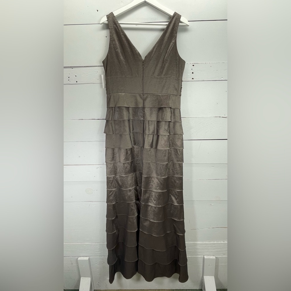 NWT Eliza J Long Multi Tiered Taffeta Jacket Dress in Taupe Size 10 - Picture 3 of 12